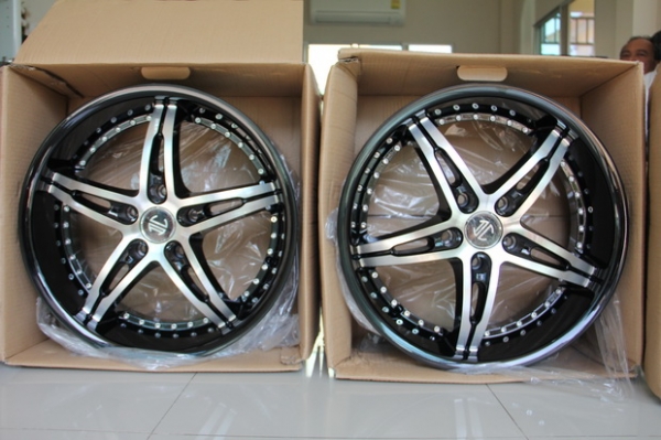 ฝากด้วยคับ ล้อขอบ18" ของใหม่ 5/120 กว้าง7.5 ออฟ 40 ราคาโดนใจ