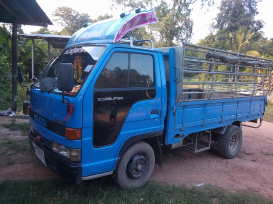 ขายรถบรรทุก 4 ล้อ ไม่ติดเวลา สภาพพร้อมใช้งาน