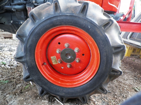 ขายรถไถ KUBOTAรุ่น B2420 พร้อมผานสาม