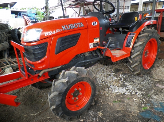 ขายรถไถ KUBOTAรุ่น B2420 พร้อมผานสาม