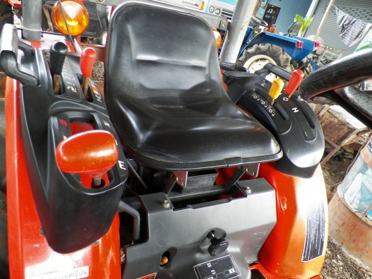 ขายรถไถ KUBOTAรุ่น B2420 พร้อมผานสาม