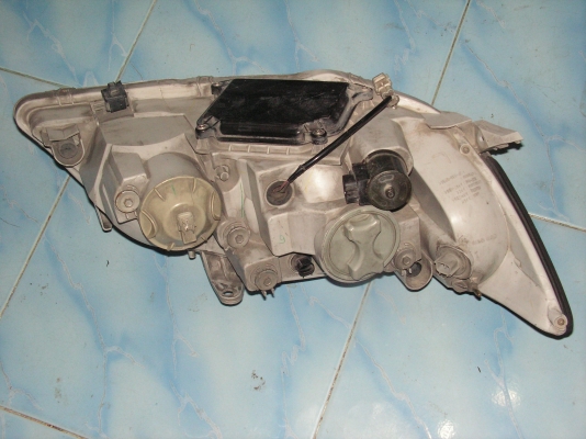 โคมไฟหน้าคัมรี่พี่ที่อยู่ปทุมวันรับไปดูเเลต่อเเล้วครับ