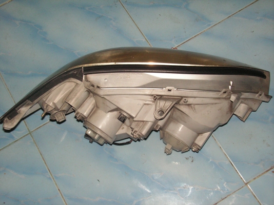 โคมไฟหน้าคัมรี่พี่ที่อยู่ปทุมวันรับไปดูเเลต่อเเล้วครับ