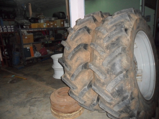 ขายแล้วครับ ขอบคุณ..หัวหน้าส่งเสริมอ้อย เขต อ.เลาขวัญ รง.มิตรผล ด่านช้างและเพื่อน ที่มารับยางถึงที่ร้านครับ