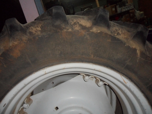 ขายแล้วครับ ขอบคุณ..หัวหน้าส่งเสริมอ้อย เขต อ.เลาขวัญ รง.มิตรผล ด่านช้างและเพื่อน ที่มารับยางถึงที่ร้านครับ