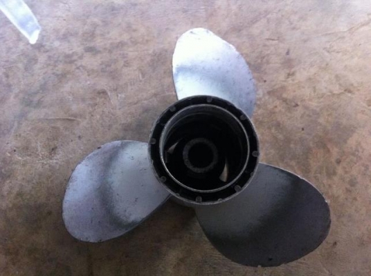 ใบพัดเรือมือ2ครับ รับซ่อมใบพัดเรือ