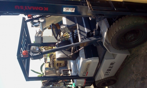 ** FORKLIFT KOMATSU 2TON **