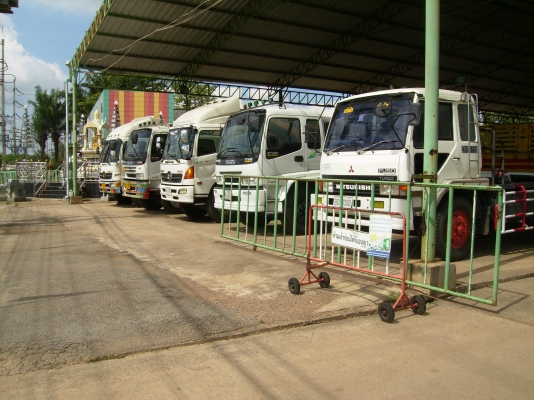 6ล้อISUZU FRR210 กระบะคาร์โก้5.50