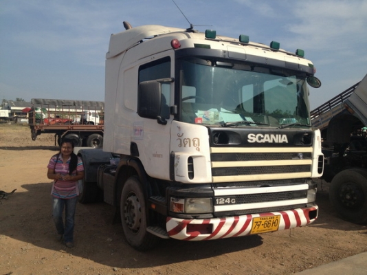 ขายหัวลาก SCANIA 124G เครื่อง 6 สูบ 360 แรงม้า สี ขาว เพลาหลังยกได้ระบบไฮดรอลิค สภาพสวยๆใช้งานได้เลยรถพร้อมใช้งานครับ