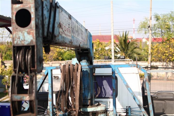 ขายรถบรรทุก6ล้อติดเครน !รถออกห้างแท้!