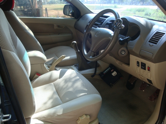 ขายด่วน  วีโก้ พรีรันเนอร์ 4 ประตู 3.0E