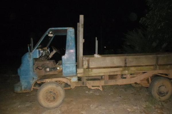 ขายด่วน รถอีแต๋นม้ากระโดด TOYOTA HILUX LN40 ทั้งเครื่องทั้งคัชซีเป็นของม้ากระโดด หัวเก๋งโครงเหล็กสภาพดีไม่ผุพร้อมใช้งาน เครื่องแรงดีกำลังไม่ตก ช่วงล่างคัชซีไม่มีผุ ยางสภาพ 60\% พร้อมบรรทุกพร้อมใช้งานครับ