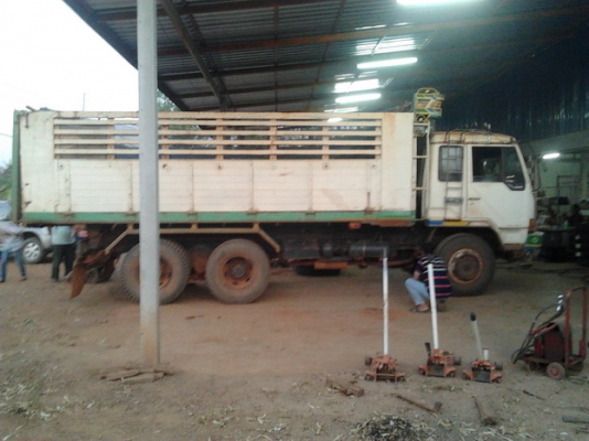 MITSUBISHI FUSO FN215 เครื่อง 260 HP EK100 รถพ่วงแม่+ลูก ลูก 2 คานดั๊มพ์ แม่กระบะดั๊มพ์มิเนียม 12 ตันสภาพสวย ช่วงล่างของ FN527 เพลาบุ๋ม ลูก 2 คานกระบะดั๊มพ์เหล็กสภาพสวยไม่มีผุ เครื่องวางใหม่อย่างดีลงเล่มถูกต้อง ภายในเก๋งสวยครบ พวงมาลัยเพาเวอร์ ช่วง