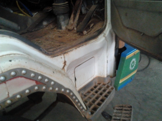 MITSUBISHI FUSO FN215 เครื่อง 260 HP EK100 รถพ่วงแม่+ลูก ลูก 2 คานดั๊มพ์ แม่กระบะดั๊มพ์มิเนียม 12 ตันสภาพสวย ช่วงล่างของ FN527 เพลาบุ๋ม ลูก 2 คานกระบะดั๊มพ์เหล็กสภาพสวยไม่มีผุ เครื่องวางใหม่อย่างดีลงเล่มถูกต้อง ภายในเก๋งสวยครบ พวงมาลัยเพาเวอร์ ช่วง