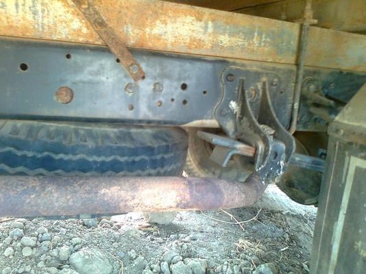 รถ 6 ล้อ เทเลอร์บรรทุกรถเกี่ยว HINO FD 3 H 195 แรงม้า