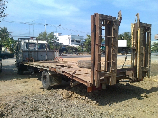 รถ 6 ล้อ เทเลอร์บรรทุกรถเกี่ยว HINO FD 3 H 195 แรงม้า