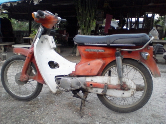 ขายรถฮอนด้าc700(nobook)สตาร์ทติดขี่ได้เครื่องไม่ดั ง