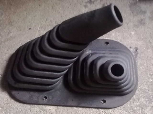 ขายยางหุ้มเกียร์ 4WD แท้เดิมติดรถ