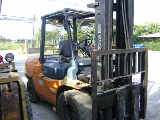 รถยกมือสองสภาพดี