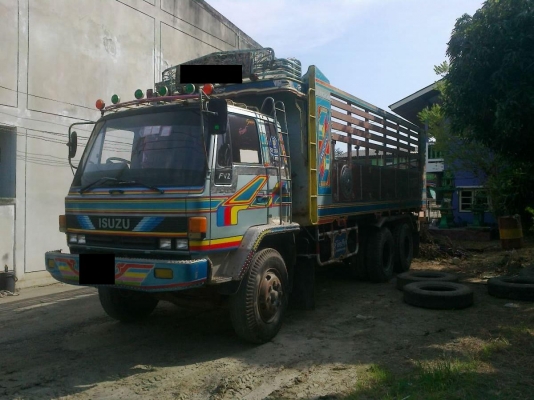 ขายสิบล้อดั๊มพ์ ISUZU 210 วางเครื่อง 240 คัทซีสวยไม่มีผุ ยางใหม่ทุกเส้น มีลำโพงลากลูก ทะเบียนพร้อมโอน