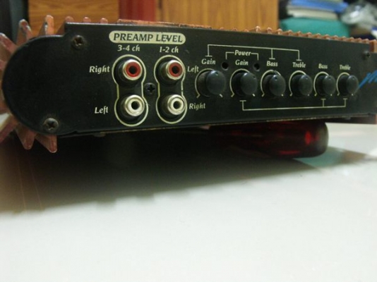 ขายแอมป์ cricker 4ch ---