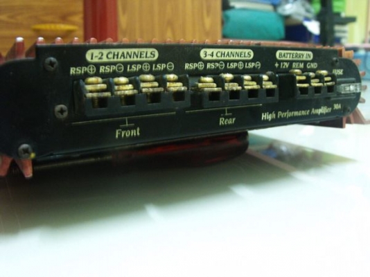 ขายแอมป์ cricker 4ch ---