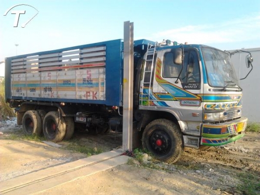 รถพร้อมใช้ สิบล้อดั๊ม 2 เพลา  1993 HINO, รถบรรทุก 10 ล้อ  สีขาว เกียร์ธรรมดา ทะเบียน กรุงเทพฯ ราคา  1,050,000  บาท  เครื่อง 195 แรงม้า ยางประมาณ 80\% ใช้งานได้เลย พร้อมเอกสาร โอน กระบะเหล็ก พร้อมดั๊ม จุดนัดดูรถ กรุงเทพฯ, เทพารักษ์ บางนา