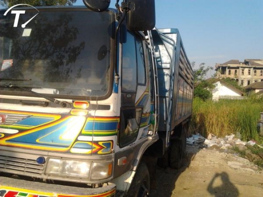 รถพร้อมใช้ สิบล้อดั๊ม 2 เพลา  1993 HINO, รถบรรทุก 10 ล้อ  สีขาว เกียร์ธรรมดา ทะเบียน กรุงเทพฯ ราคา  1,050,000  บาท  เครื่อง 195 แรงม้า ยางประมาณ 80\% ใช้งานได้เลย พร้อมเอกสาร โอน กระบะเหล็ก พร้อมดั๊ม จุดนัดดูรถ กรุงเทพฯ, เทพารักษ์ บางนา