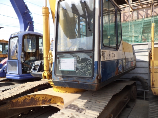 PC200-5-54767รถขุดKOMATSUตอนนี้รถจอดที่(CSนวนคร)ครับ