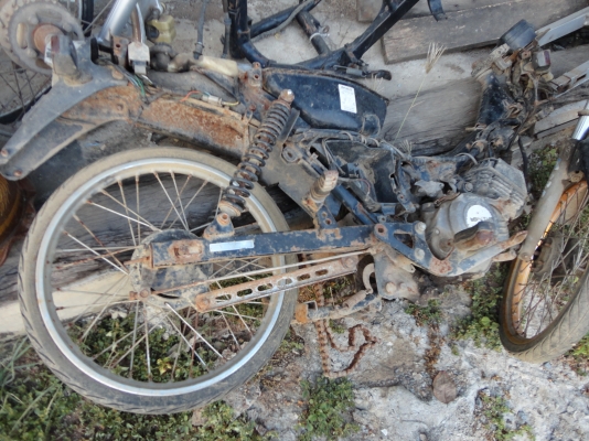 ขายมอไซค์เก๋าเก่า 2 คันพร้อมทะเบียนสนใจโทน.081-005-8785