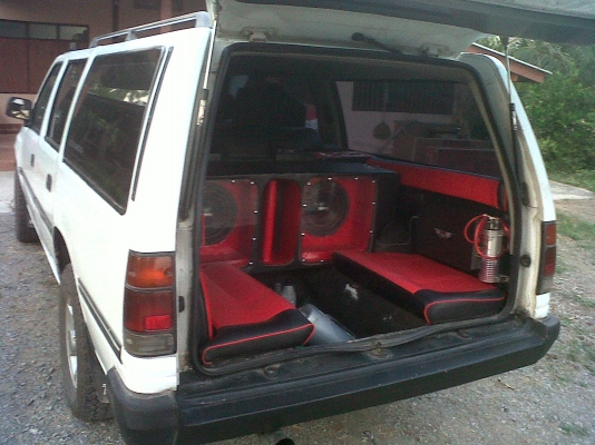 ขายรถอีซุซุ แวน สีขาว รถบ้านเดิมๆ สภาพดี เจ้าของขายเอง