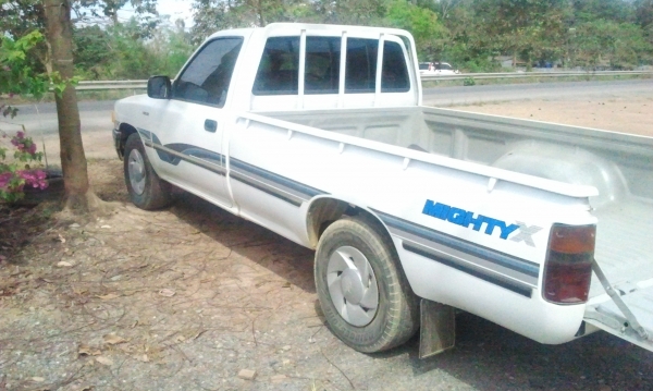 TOYOTA LN 85 สภาพสวย