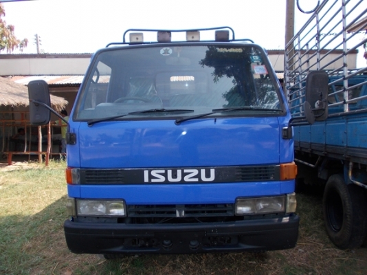 ขายด่วน รถหกล้อดั้มเล็ก ISUZU 110 NKR ราคาถูกต่อรองได้ พวงมาลัยพาวเวอร์ พร้อมใช้งาน ติดต่อด่วน โทร 0876414953 มอส!!