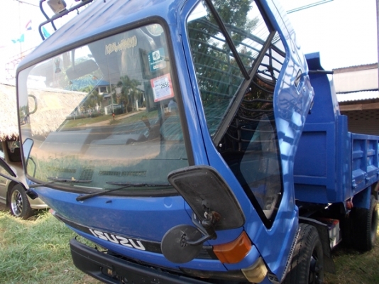 ขายด่วน รถหกล้อดั้มเล็ก ISUZU 110 NKR ราคาถูกต่อรองได้ พวงมาลัยพาวเวอร์ พร้อมใช้งาน ติดต่อด่วน โทร 0876414953 มอส!!