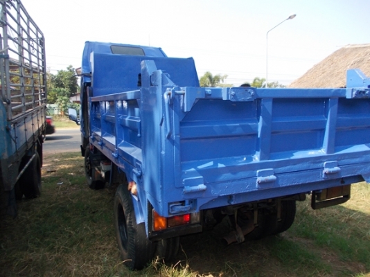 ขายด่วน รถหกล้อดั้มเล็ก ISUZU 110 NKR ราคาถูกต่อรองได้ พวงมาลัยพาวเวอร์ พร้อมใช้งาน ติดต่อด่วน โทร 0876414953 มอส!!