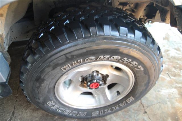ขายยาง Maxxis BuckShot M/T 265/75 r16 ดอกเหลือเต็มเสมอกันทั้ง 4 เส้น ยางปลายปี 09