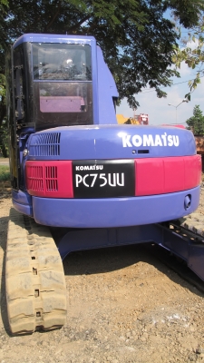 ขายรถแบคโฮ KOMAT'SU รุ่น PC 75 UU-2 มือสอง คุณภาพดี มีแอร์ พร้อมใช้งาน เป็นรถนำเข้าจากญี่ปุ่น