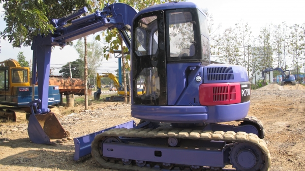 ขายรถแบคโฮ KOMAT'SU รุ่น PC 75 UU-2 มือสอง คุณภาพดี มีแอร์ พร้อมใช้งาน เป็นรถนำเข้าจากญี่ปุ่น