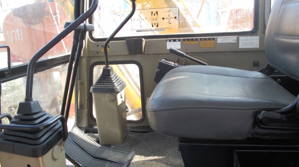 ขายรถแบคโฮ KOMATSU PC60 รุ่น 5 มือสอง สภาพดี มีแอร์ พร้อมใช้งาน นำเข้าจากญี่ปุ่น