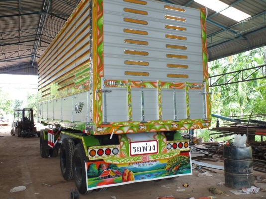 ลูกพ่วงคอกสูง 2.2 ม. 3 เพลา เพิ่งต่อเสร็จ สนใจโทรคุยกัน 081-9176906  ปิ่นครับ