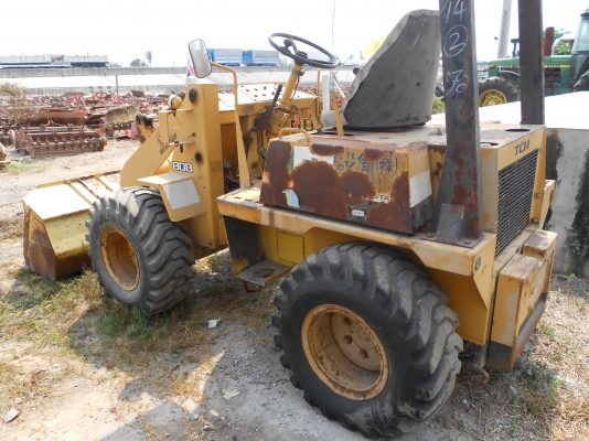 ขายรถตักเอวอ่อน TCM รุ่น 808 ล้อยาง เครีองดีเซล 4 สูบ ขายรถตักเอวอ่อน TCM รุ่น 808 ล้อยาง เครีองดีเซล 4 สูบ