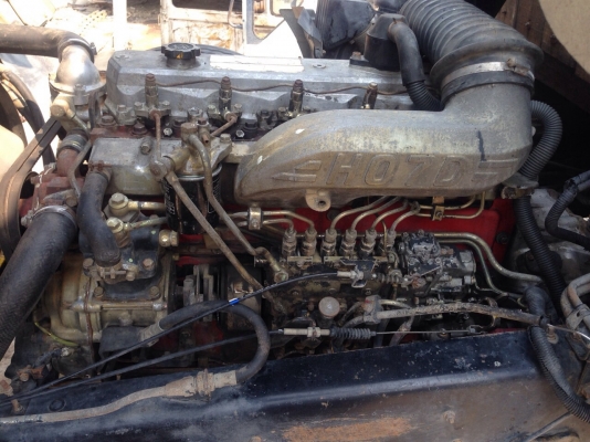 ขายรถหกล้อ 195 กระบะ5.50 สภาพพร้อมใช้ สนใจติดต่อ บอย 085-156-2314