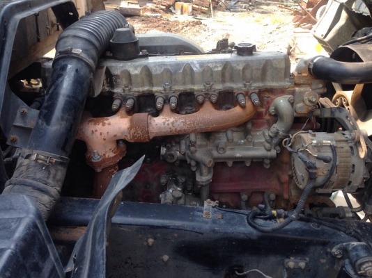 ขายรถหกล้อ 195 กระบะ5.50 สภาพพร้อมใช้ สนใจติดต่อ บอย 085-156-2314