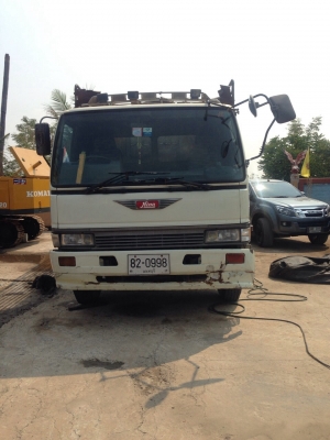 ขายรถหกล้อ 195 กระบะ5.50 สภาพพร้อมใช้ สนใจติดต่อ บอย 085-156-2314