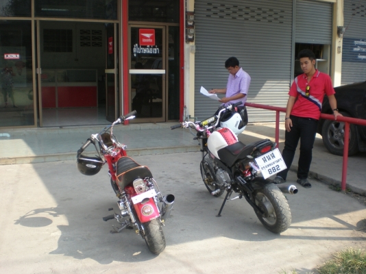 ขาย Honda Dax เครื่องไลฟาน 110 cc. เพื่อให้ท่านที่กำลังมองหาอยากเอาไว้ขี่สักคัน ในราคาสุดคุ้ม 12,500 บาท (ราคานี้ไม่รวมส่งนะคร๊าบ)