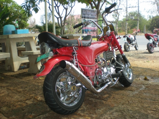 ขาย Honda Dax เครื่องไลฟาน 110 cc. เพื่อให้ท่านที่กำลังมองหาอยากเอาไว้ขี่สักคัน ในราคาสุดคุ้ม 12,500 บาท (ราคานี้ไม่รวมส่งนะคร๊าบ)