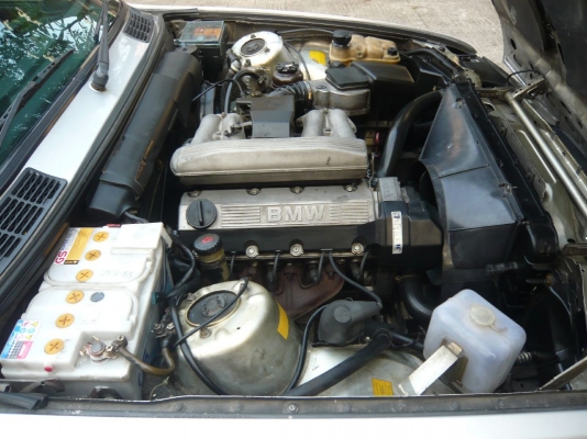 BMW 318i โฉม E30 เครื่องM40 รถสวยสภาพพร้อมใช้มาก BMW 318i โฉม E30 เครื่องM40 รถสวยสภาพพร้อมใช้มาก