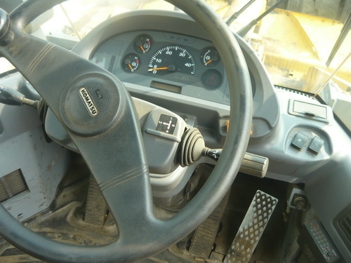 รถตักล้อยาง สภาพดี Komatsu WA270-5 เพิ่งเหยียบถึงไทย สภาพเอี่ยม ชม.ต่ำ