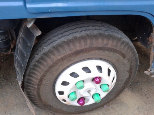 หกดั้มอีซูสุ  115  แรงม้า  รถสวยมากๆค่ะ  พร้อมลุยงาน ประหยัดน้ำมันสุดๆๆ พร้อมใช้งาน