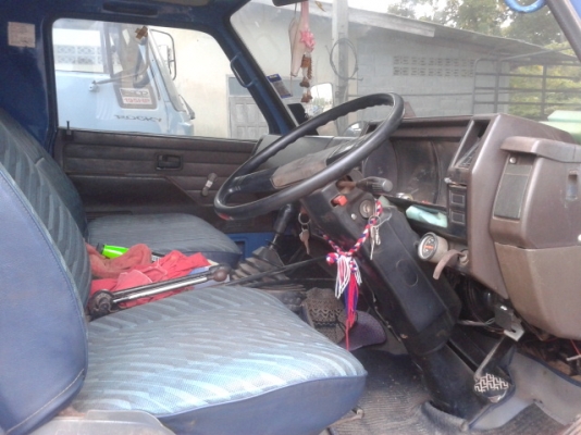 หกดั้มอีซูสุ  115  แรงม้า  รถสวยมากๆค่ะ  พร้อมลุยงาน ประหยัดน้ำมันสุดๆๆ พร้อมใช้งาน